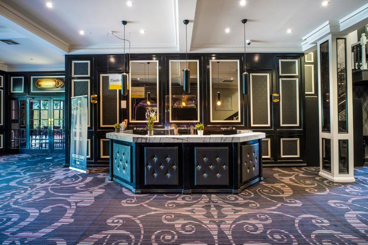 Nightcap At Skyways Hotel Melbourne Exteriör bild
